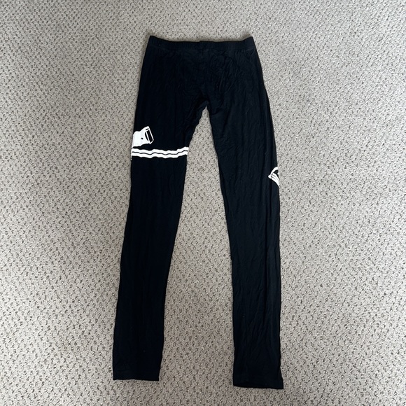 (3 for $12) Guns Out Leggings 🖤🤍 - Picture 4 of 4